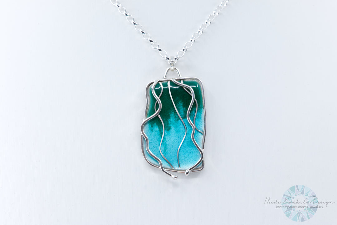 Seaweed flow pendant