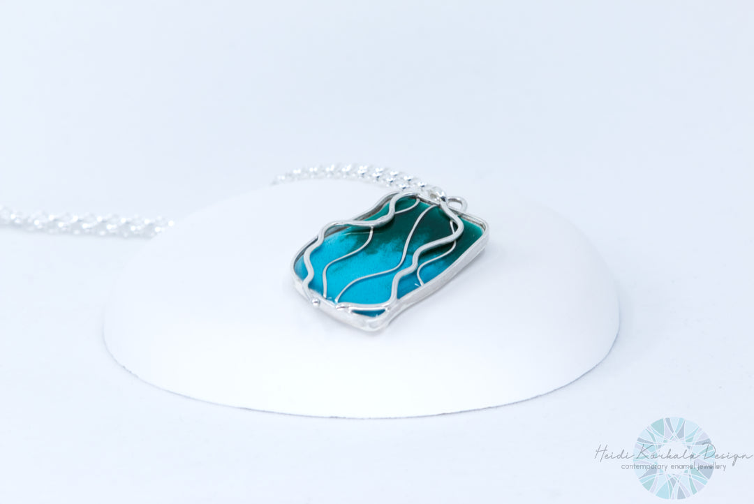 Seaweed flow pendant